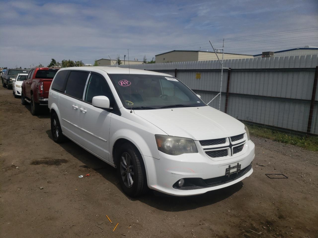 DODGE GRAND CARA 2014 with VIN 2C4RDGEG4ER357396 - Photo from auction