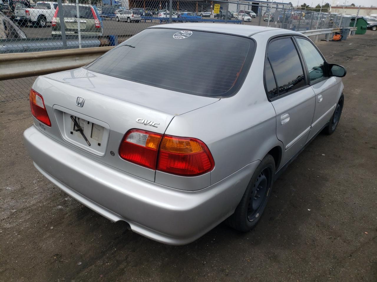 Photo 4 from auction – 2000 HONDA CIVIC BASE with VIN 2HGEJ6617YH564193
