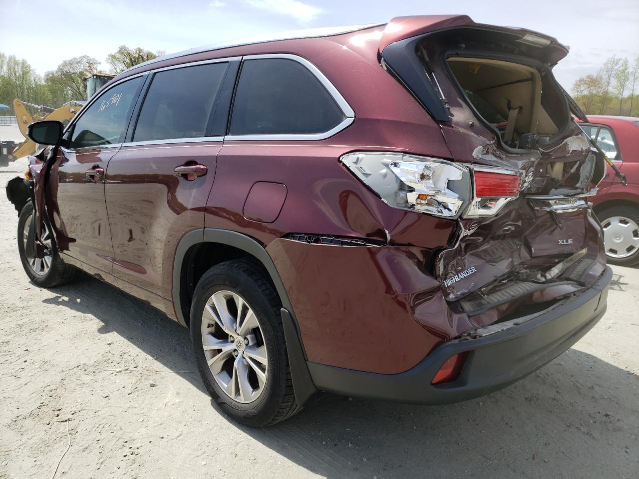 Photo 16 from auction – 2015 TOYOTA HIGHLANDER with VIN 5TDKKRFH5FS058048