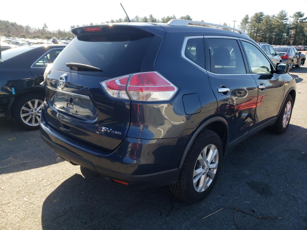 Photo 4 from auction – 2015 NISSAN ROGUE S with VIN KNMAT2MV1FP532600