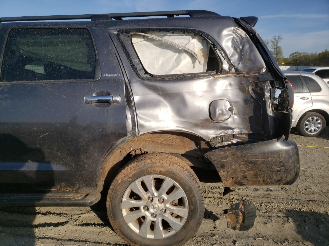 Photo 9 from auction – 2014 TOYOTA SEQUOIA PL with VIN 5TDDW5G12ES096066