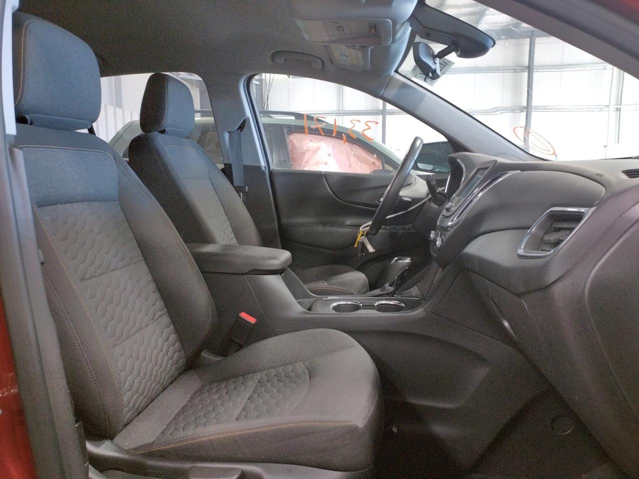 Photo 5 from auction – 2020 CHEVROLET EQUINOX LT with VIN 3GNAXTEV6LS669223