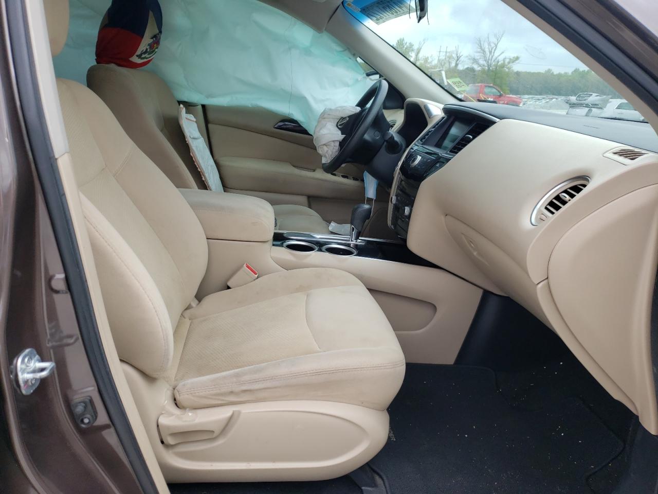 Photo 5 from auction – 2016 NISSAN PATHFINDER with VIN 5N1AR2MN3GC651591