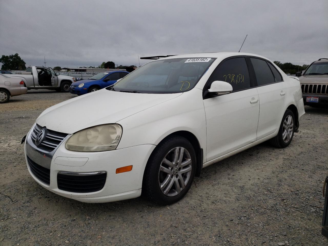 Photo 2 from auction – 2007 VOLKSWAGEN JETTA WOLF with VIN 3VWEF71K47M052734
