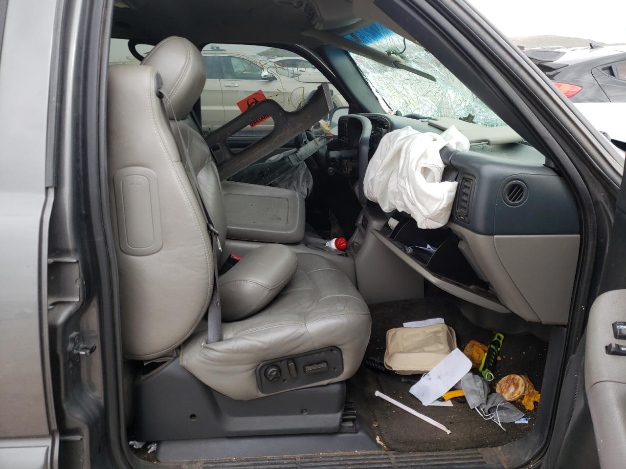 Photo 5 from auction – 2002 CHEVROLET SUBURBAN K with VIN 3GNFK16Z22G216454