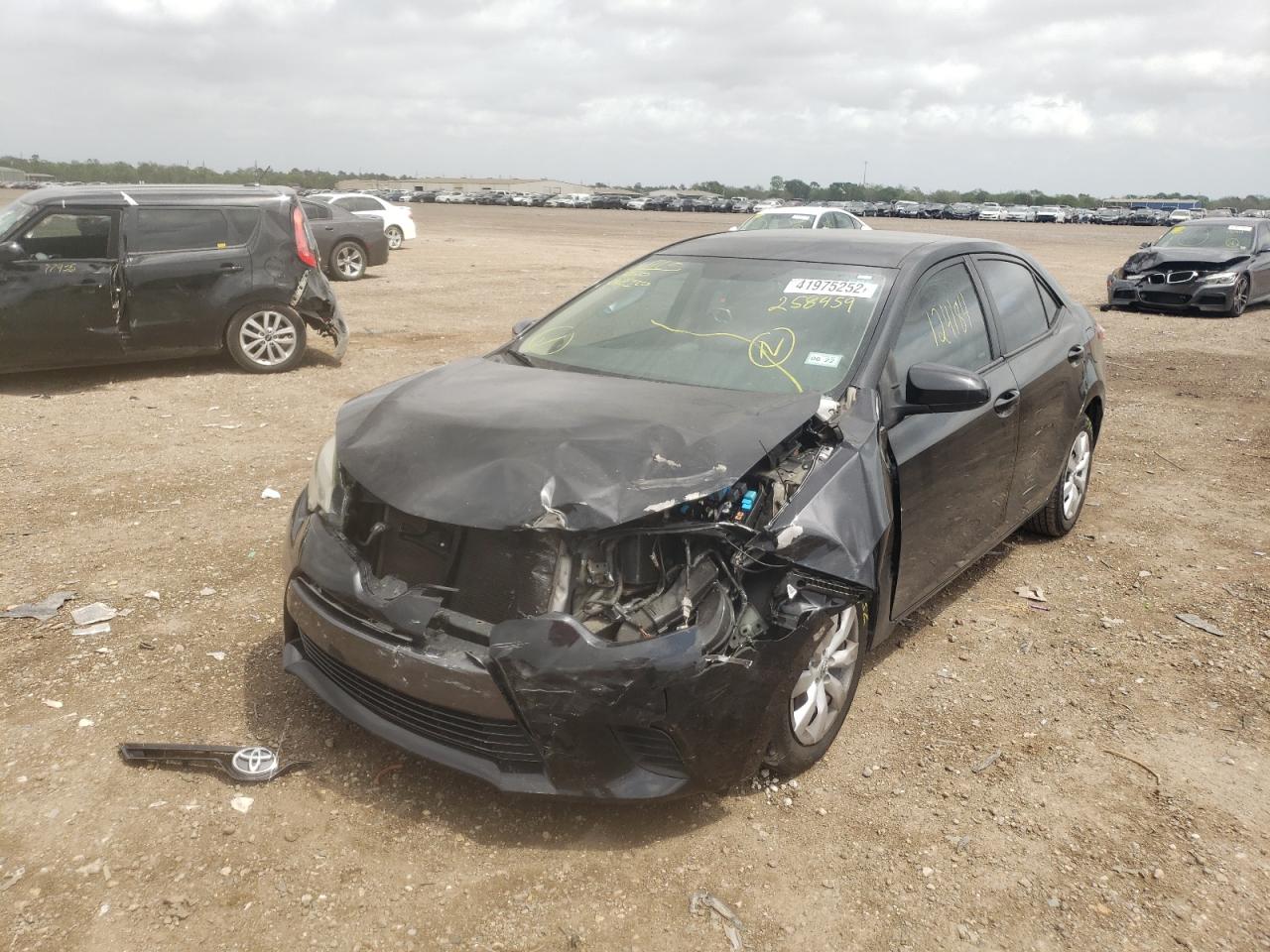 Photo 2 from auction – 2015 TOYOTA COROLLA L with VIN 5YFBURHEXFP258459