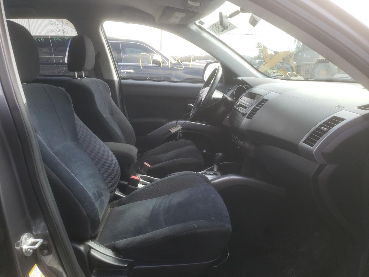 Photo 5 from auction – 2012 MITSUBISHI OUTLANDER with VIN JA4AS2AW4CU018506