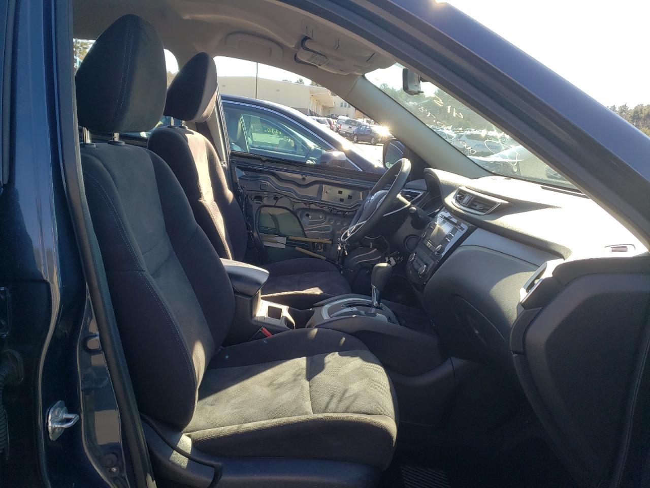 Photo 5 from auction – 2015 NISSAN ROGUE S with VIN KNMAT2MV1FP532600