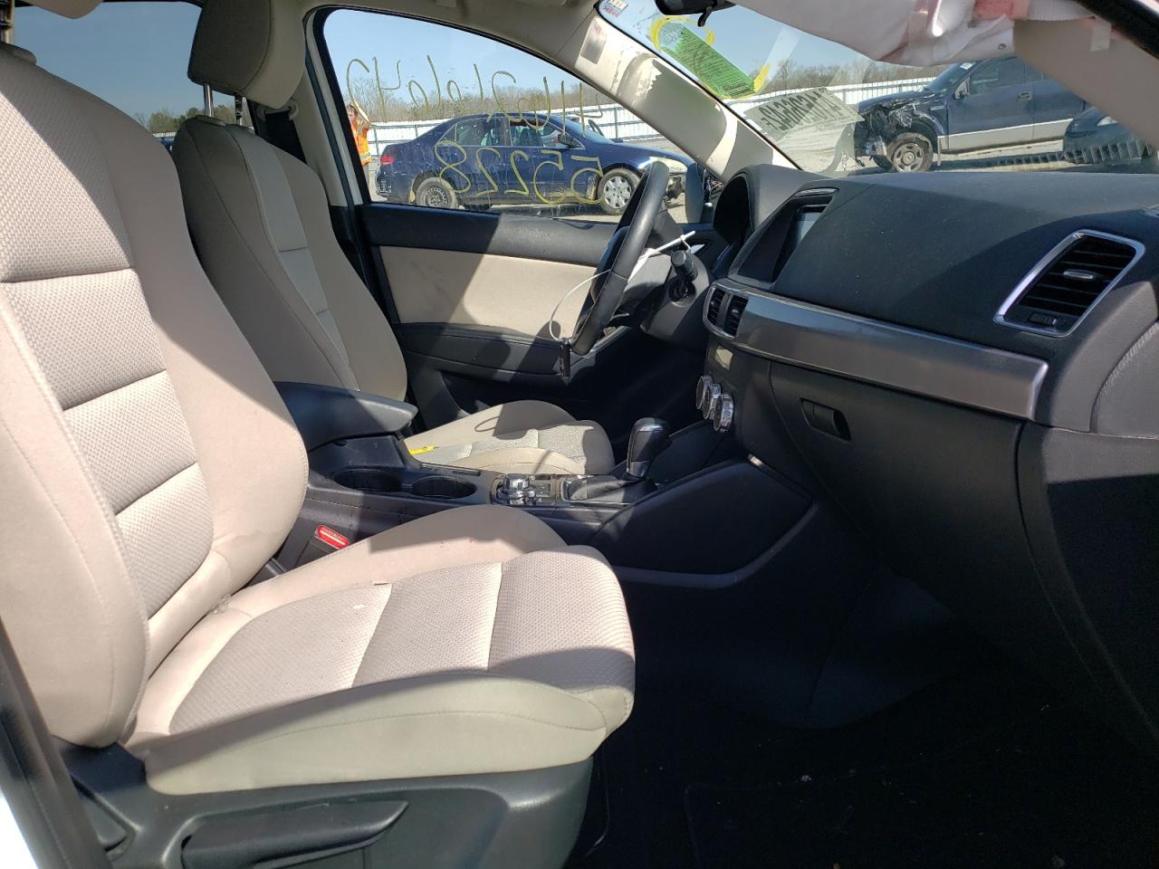 Photo 5 from auction – 2016 MAZDA CX-5 TOURI with VIN JM3KE2CYXG0743256