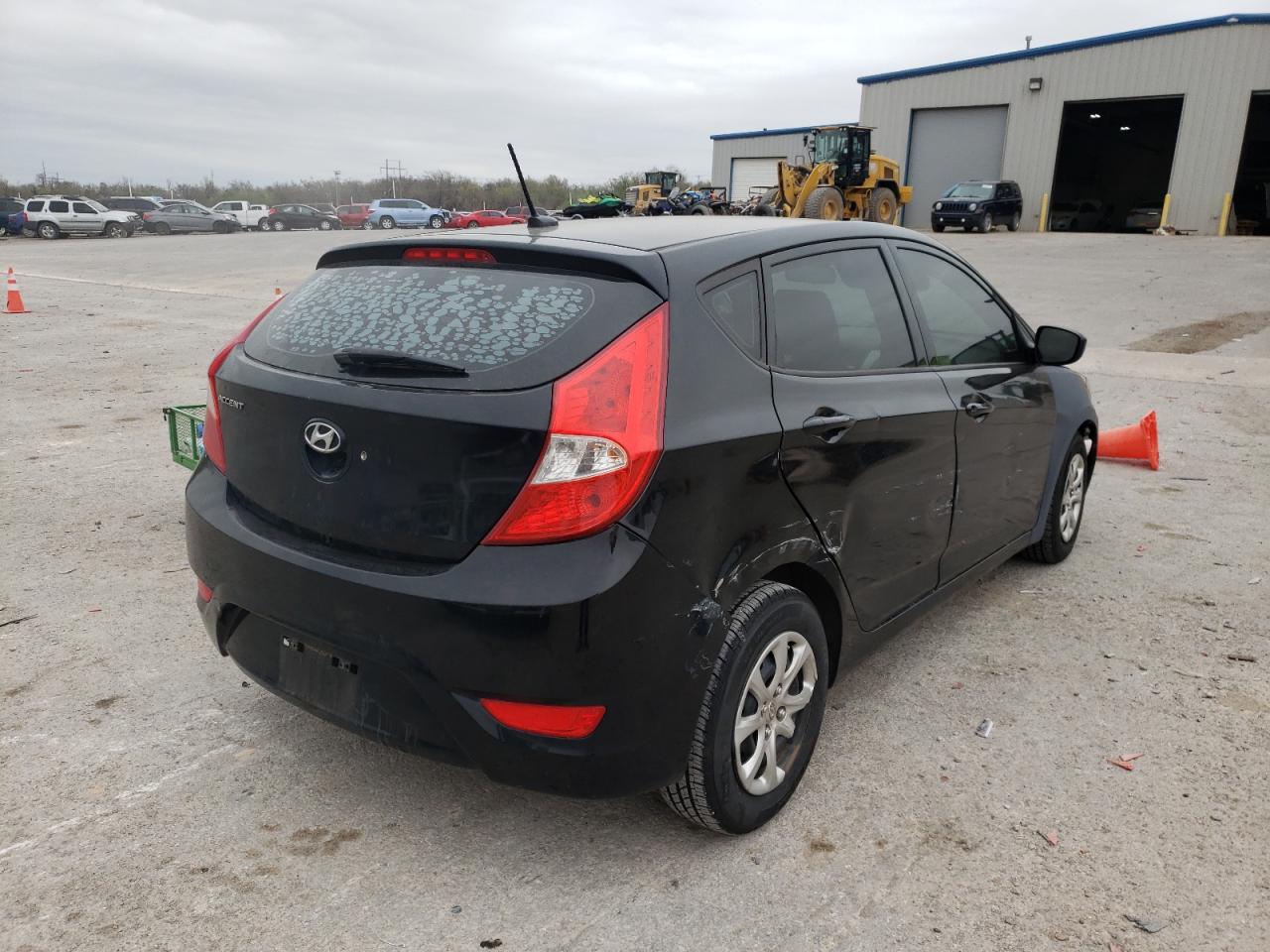 Photo 4 from auction – 2014 HYUNDAI ACCENT GLS with VIN KMHCT5AEXEU192650
