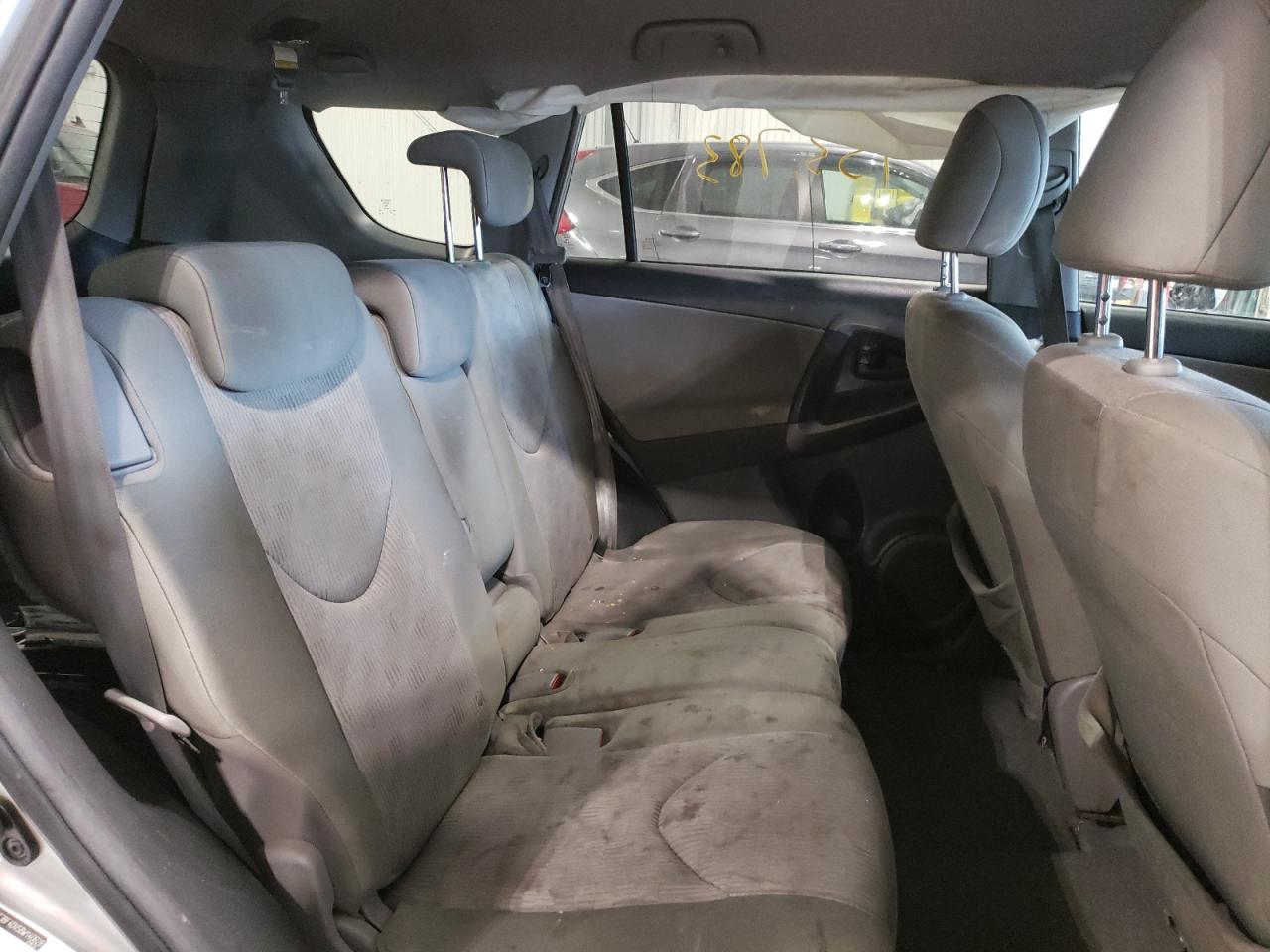Photo 6 from auction – 2011 TOYOTA RAV4 with VIN 2T3BF4DV5BW140628