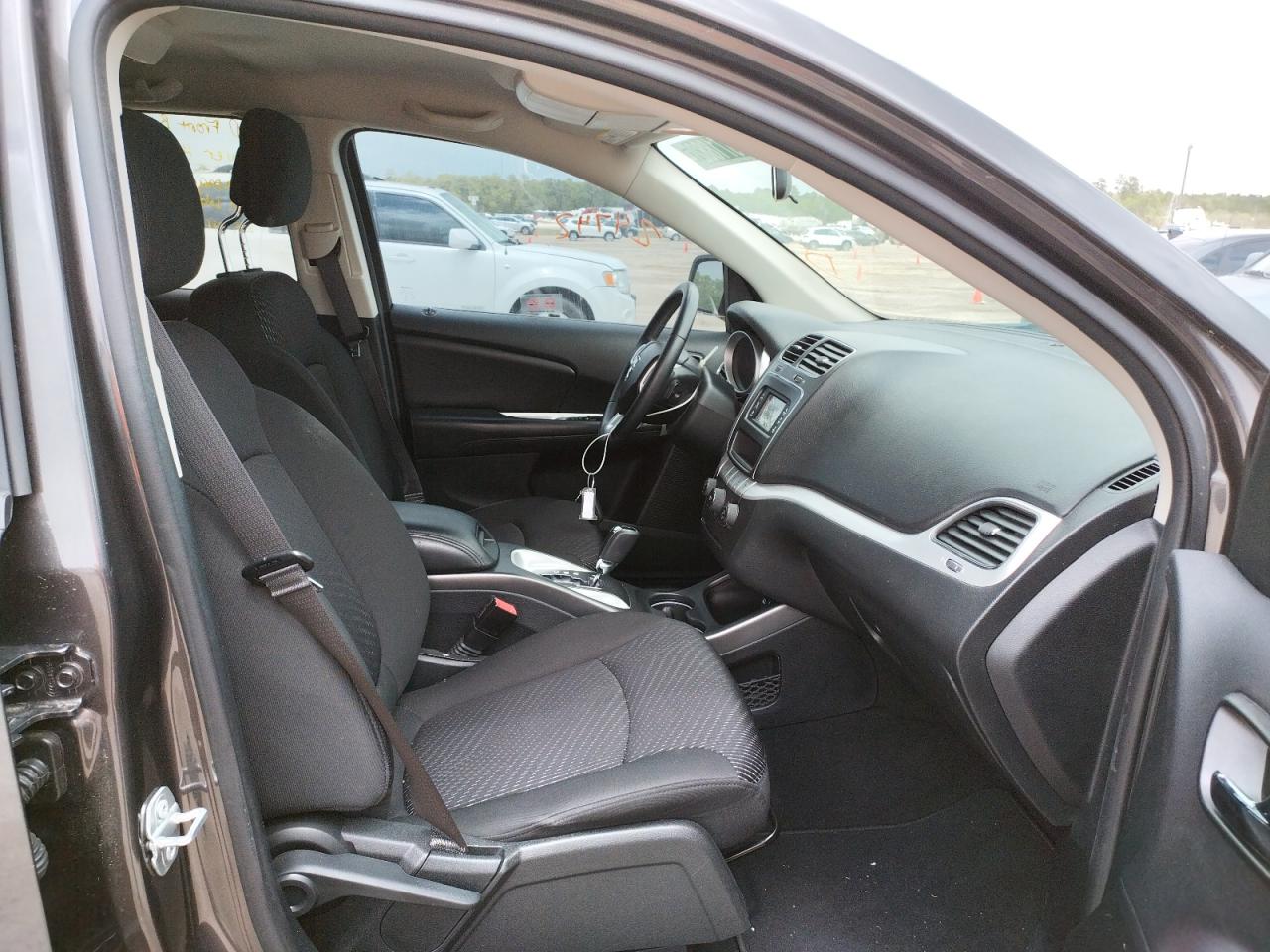 Photo 5 from auction – 2018 DODGE JOURNEY SE with VIN 3C4PDCAB4JT363572