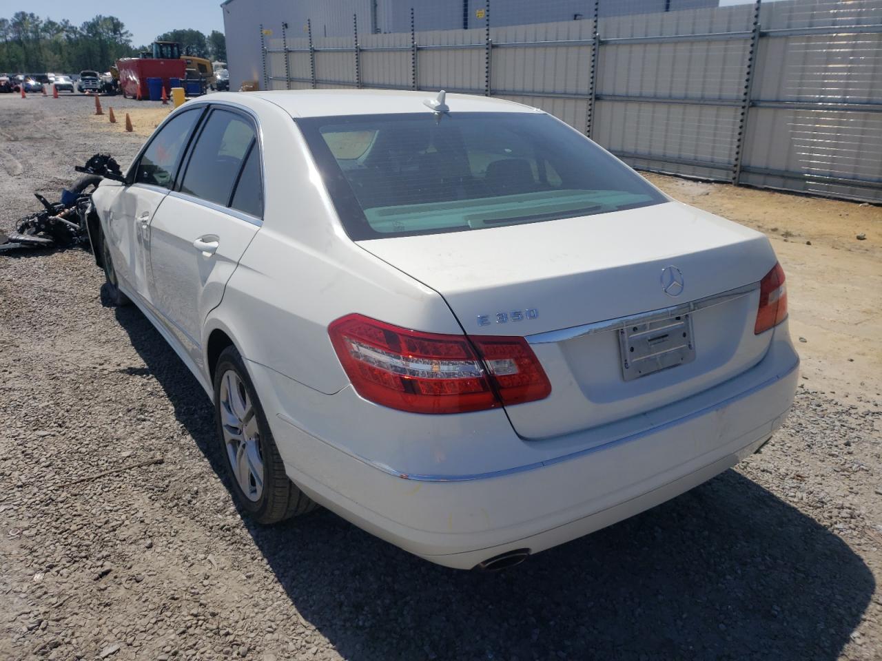 Photo 3 from auction – 2011 MERCEDES-BENZ E 350 with VIN WDDHF5GBXBA473929