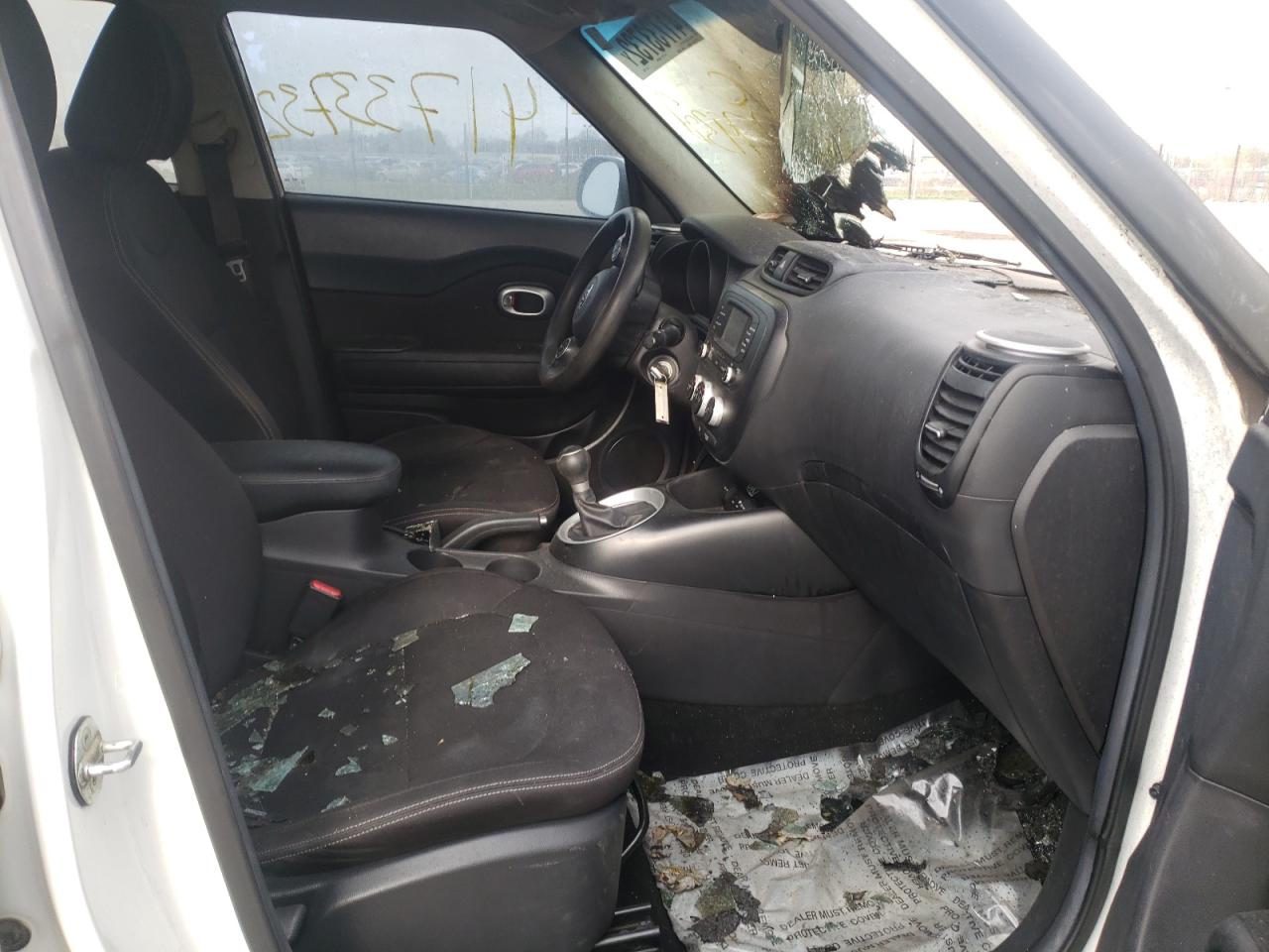Photo 5 from auction – 2015 KIA SOUL with VIN KNDJN2A26F7779387