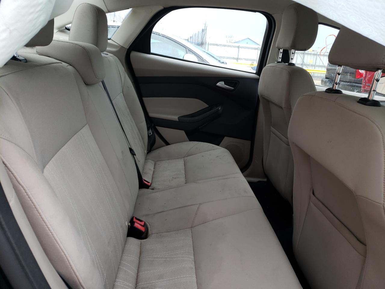 Photo 6 from auction – 2015 FORD FOCUS SE with VIN 1FADP3F22FL259433