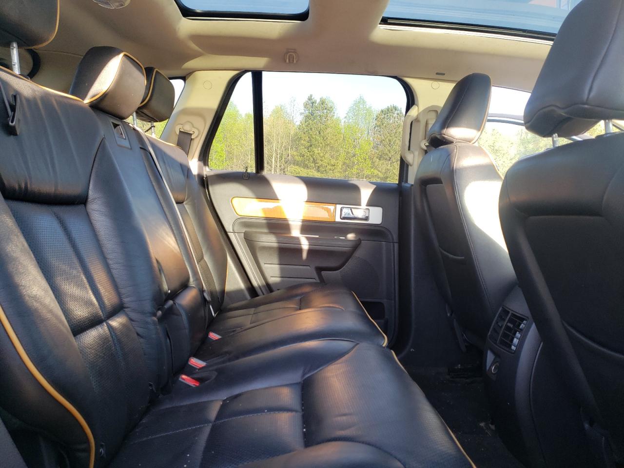 Photo 6 from auction – 2008 LINCOLN MKX with VIN 2LMDU88C08BJ01259