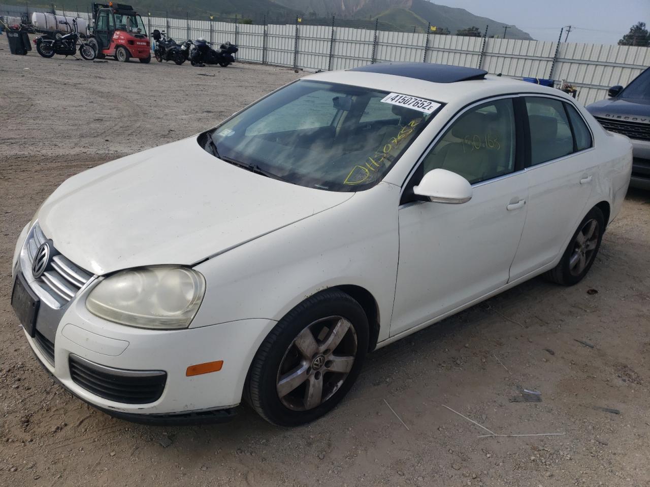 Photo 2 from auction – 2008 VOLKSWAGEN JETTA SE with VIN 3VWRM71K28M048352