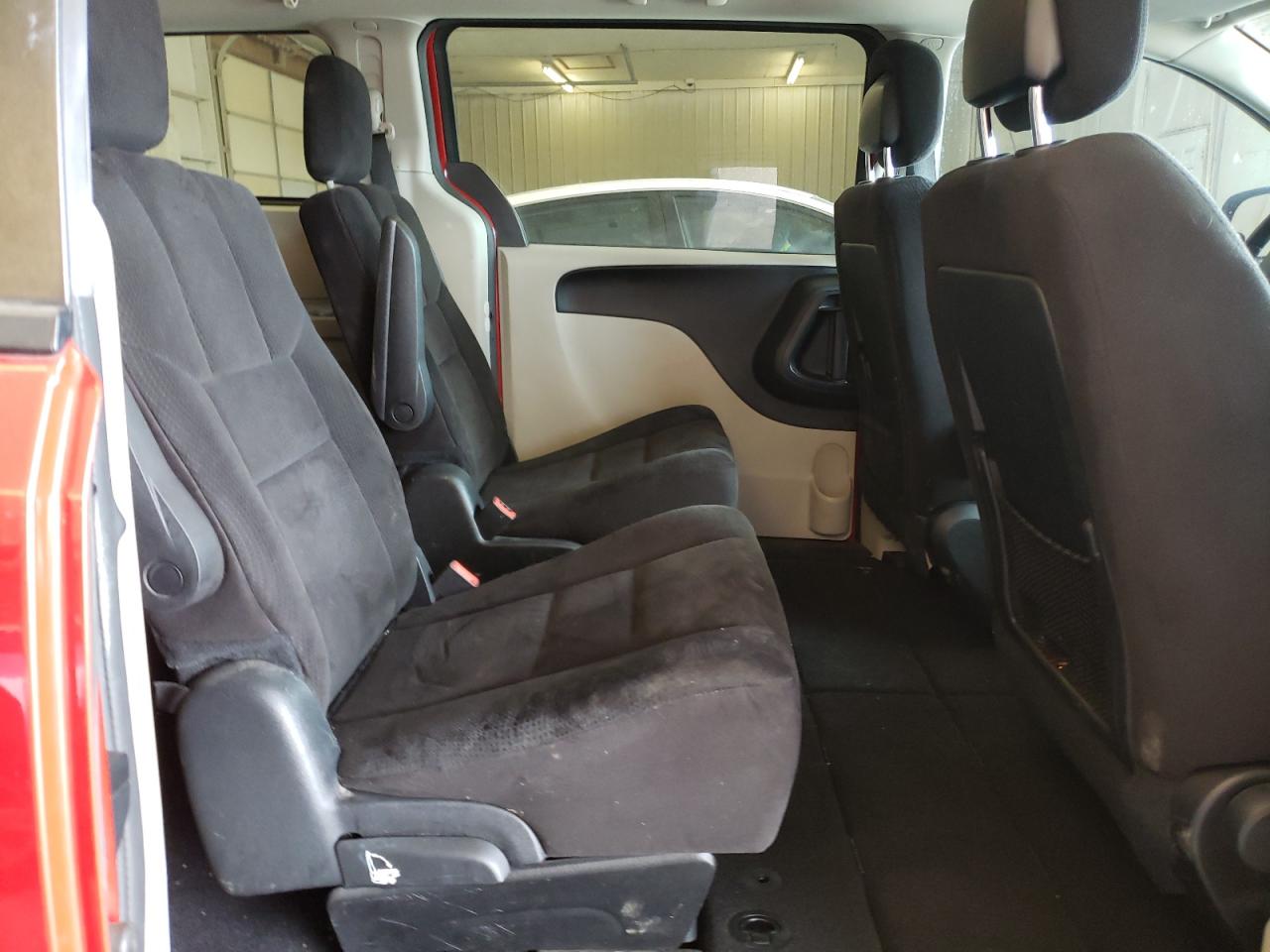 Photo 6 from auction – 2014 DODGE GRAND CARA with VIN 2C4RDGBGXER392688