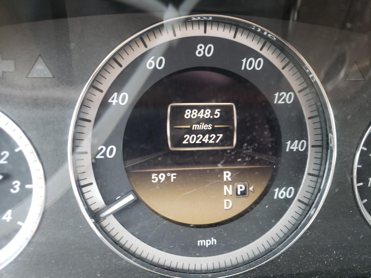 Photo 8 from auction – 2012 MERCEDES-BENZ E 350 with VIN WDDHF5KB0CA555337