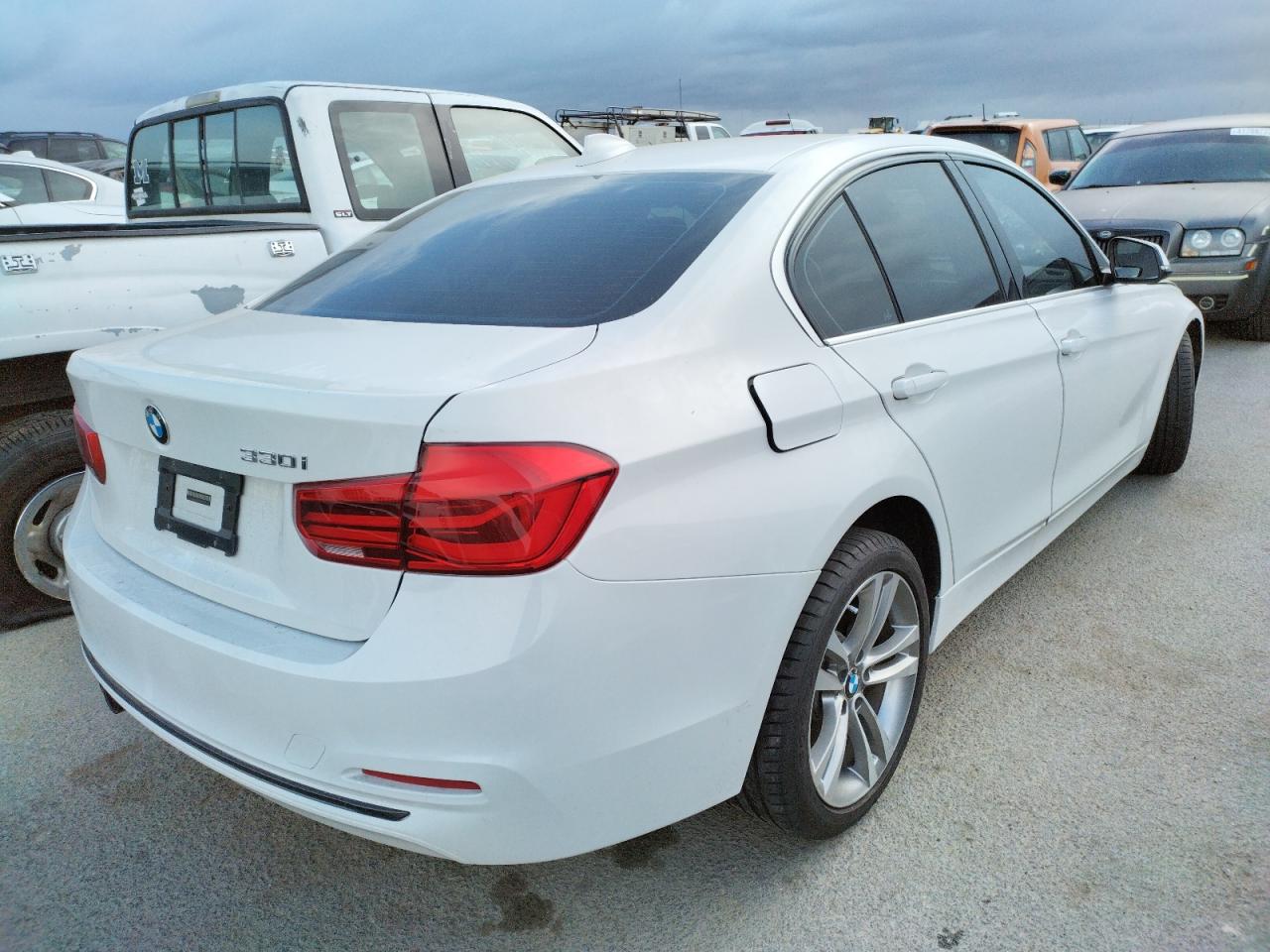 Photo 4 from auction – 2018 BMW 330 I with VIN WBA8B9G54JNV00229