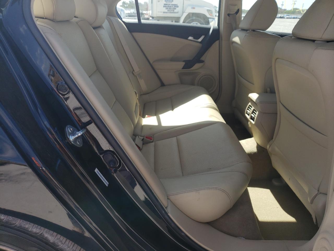 Photo 6 from auction – 2011 ACURA TSX with VIN JH4CU2F60BC015381