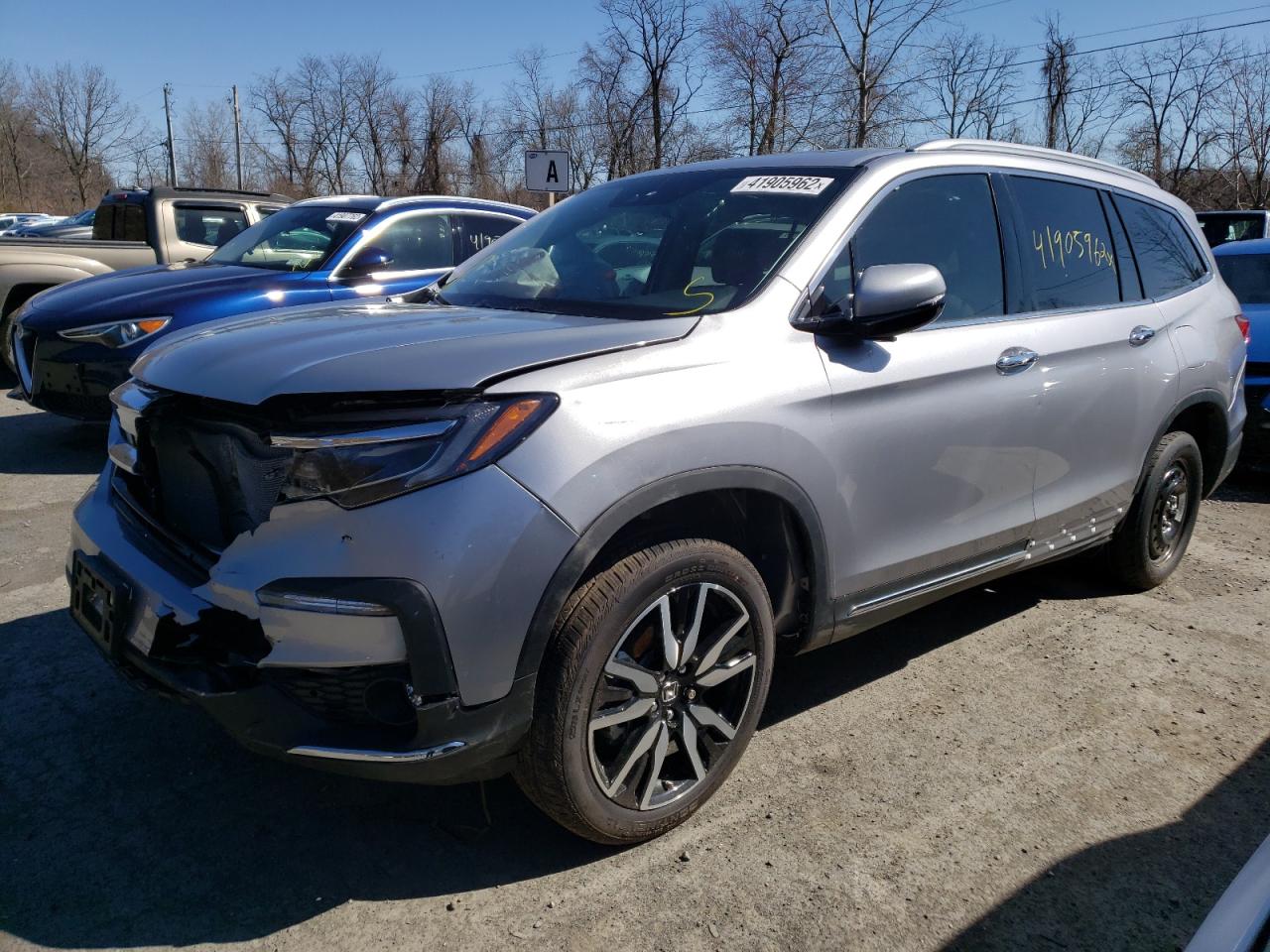 Photo 2 from auction – 2022 HONDA PILOT TOUR with VIN 5FNYF6H62NB022166