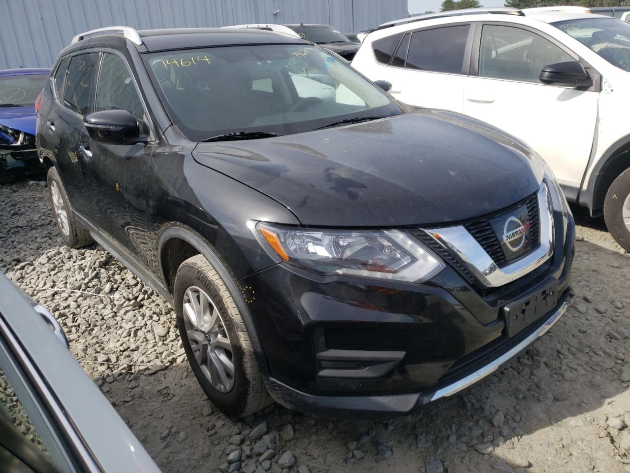 NISSAN ROGUE S 2017 with VIN KNMAT2MV8HP574412 - Photo from auction