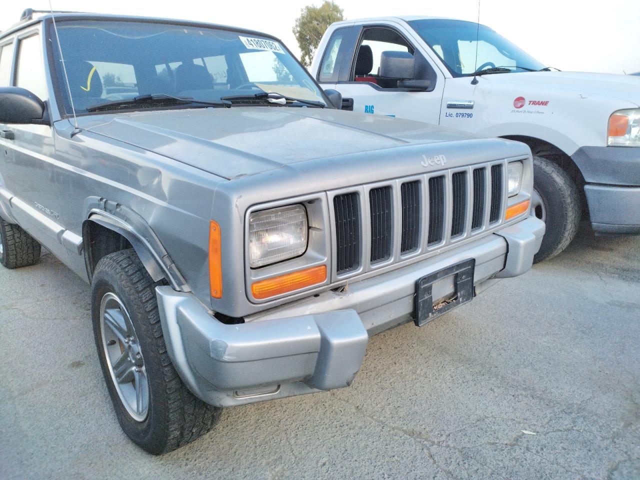 Photo 9 from auction – 2001 JEEP CHEROKEE C with VIN 1J4FF58S31L521218