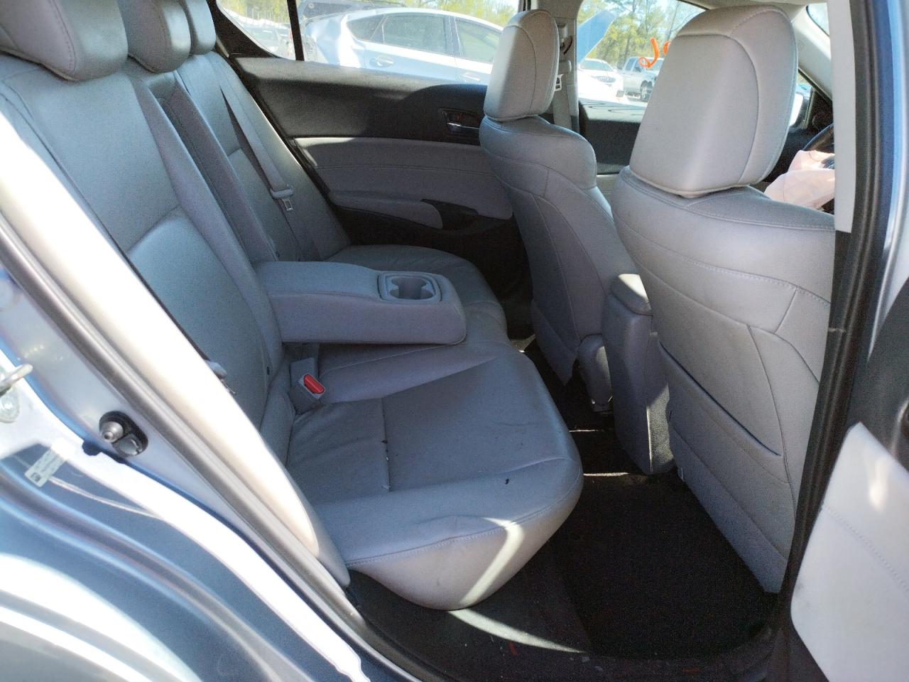 Photo 6 from auction – 2016 ACURA ILX BASE W with VIN 19UDE2F3XGA023937