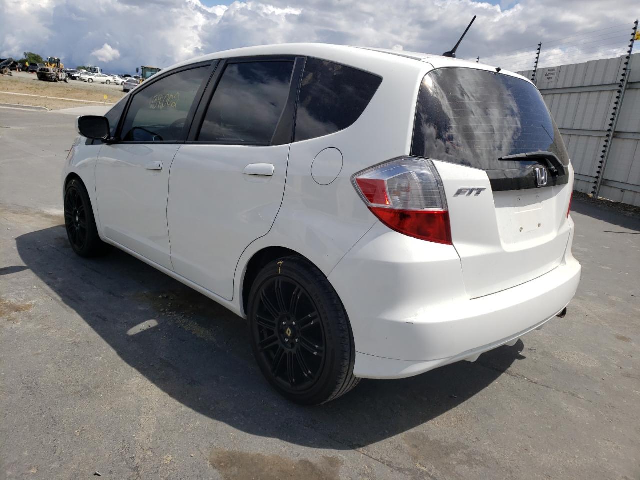 Photo 3 from auction – 2013 HONDA FIT with VIN JHMGE8H30DC042264