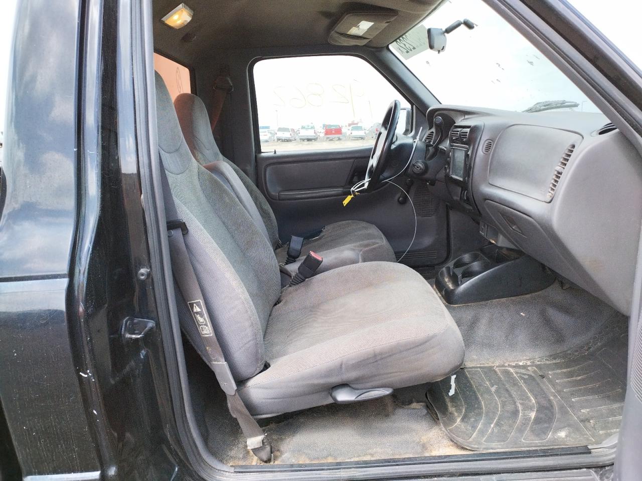 Photo 5 from auction – 2002 FORD RANGER with VIN 1FTYR10U32PA38754