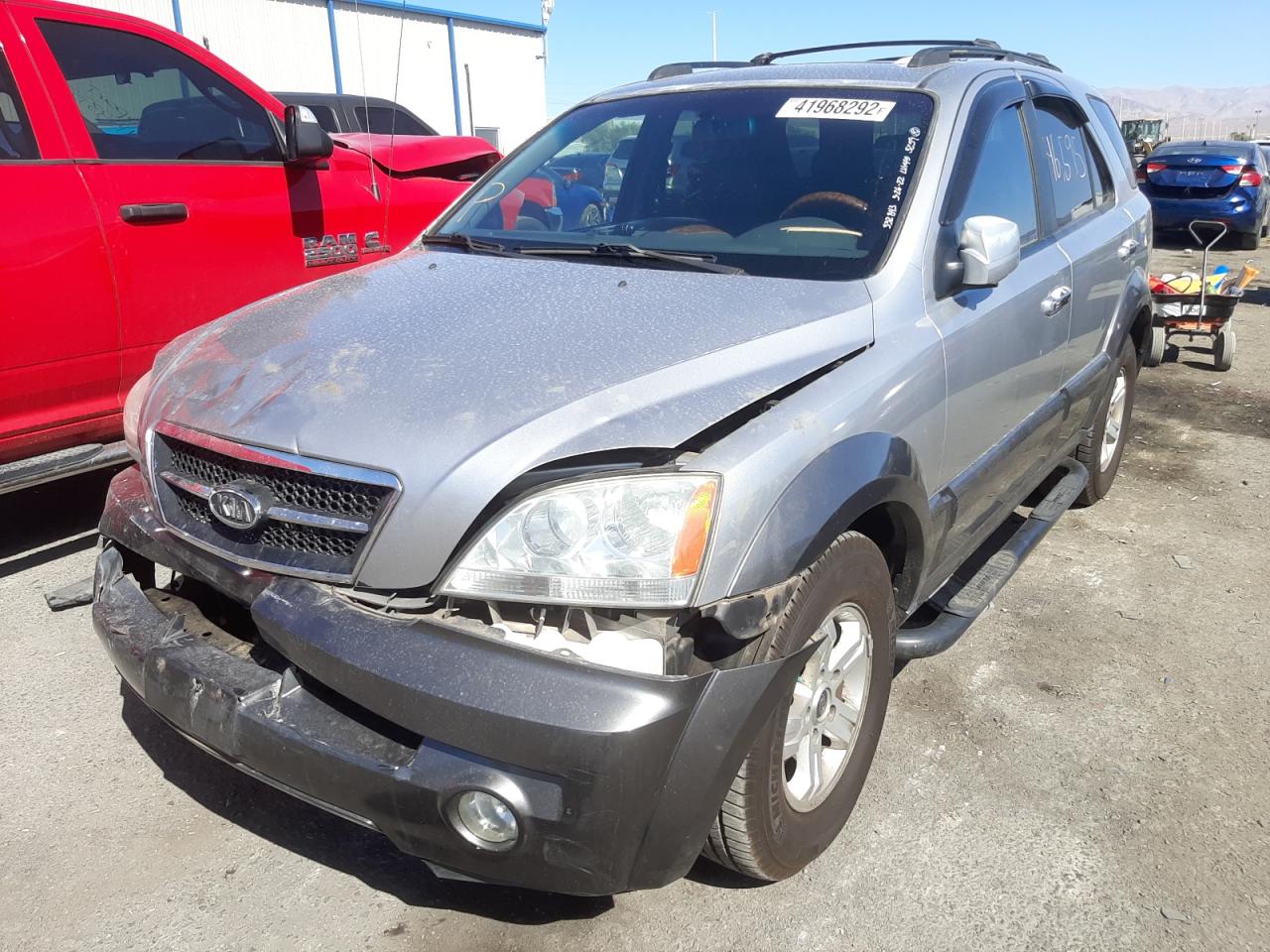 Photo 2 from auction – 2003 KIA SORENTO EX with VIN KNDJC733135154394