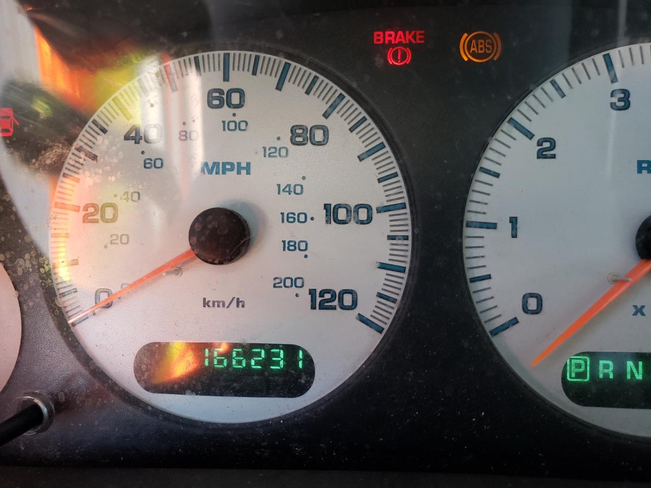 Photo 8 from auction – 2002 CHRYSLER VOYAGER LX with VIN 1C4GJ45322B719229