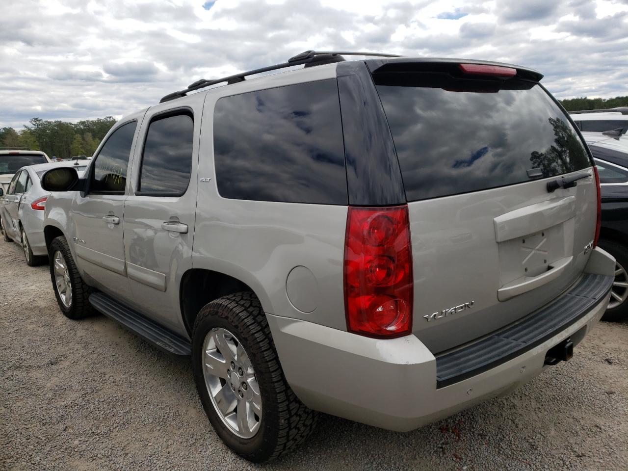 Photo 3 from auction – 2007 GMC YUKON with VIN 1GKFC13J97J264354