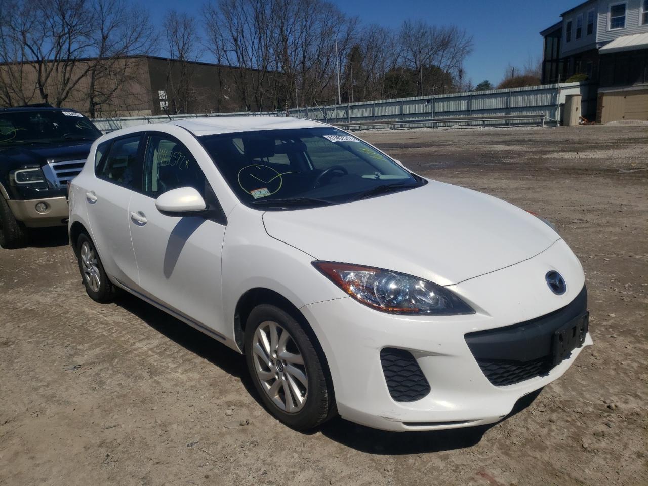 MAZDA 3 I 2013 with VIN JM1BL1LP1D1820070 - Photo from auction