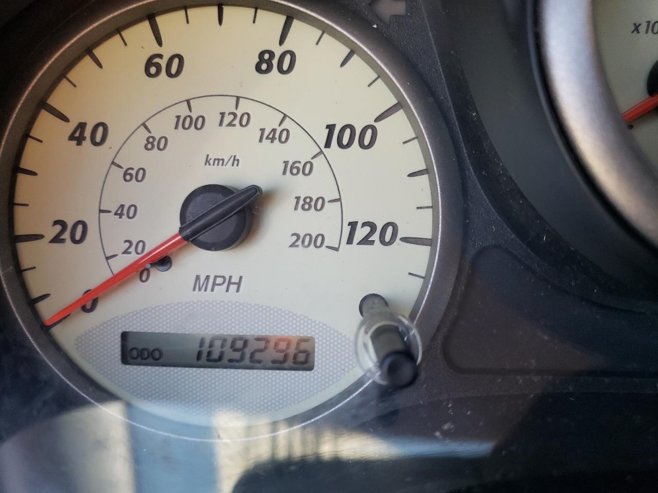 Photo 8 from auction – 2001 TOYOTA RAV4 with VIN JTEHH20V210105817