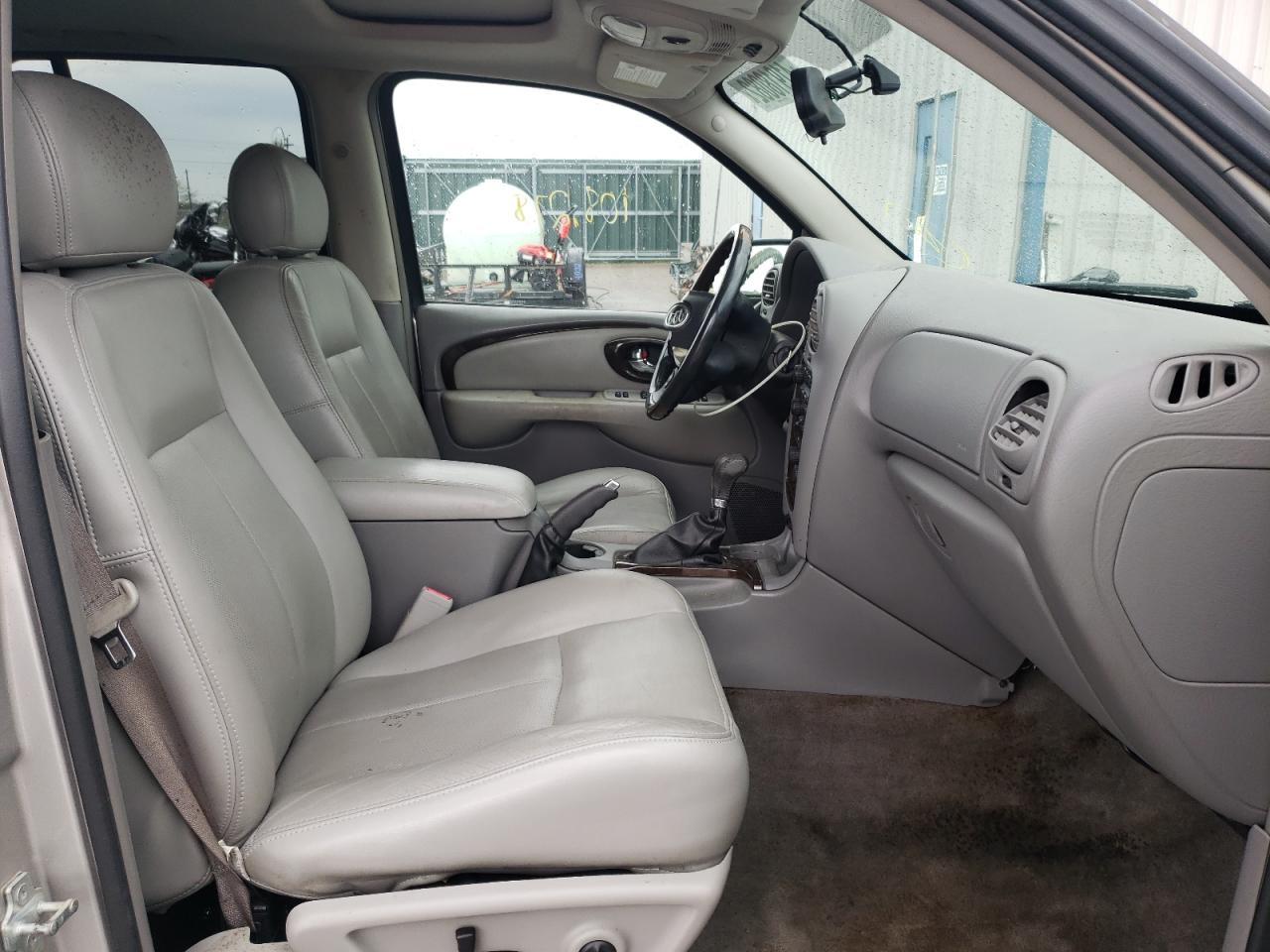 Photo 5 from auction – 2005 BUICK RAINIER CX with VIN 5GAET13M052193314