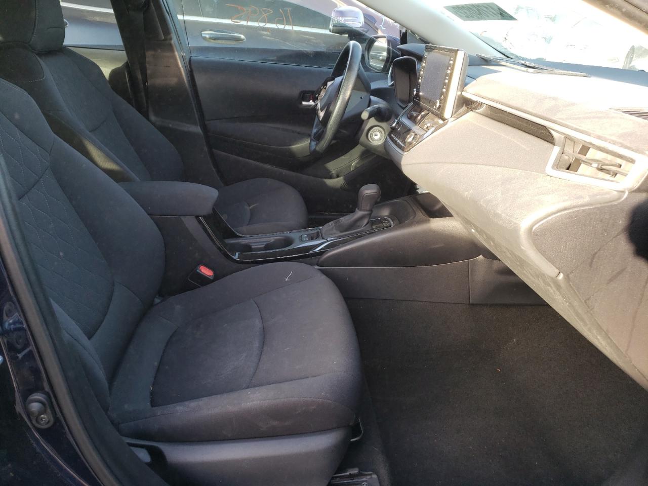 Photo 5 from auction – 2021 TOYOTA COROLLA LE with VIN 5YFEPMAE1MP192415