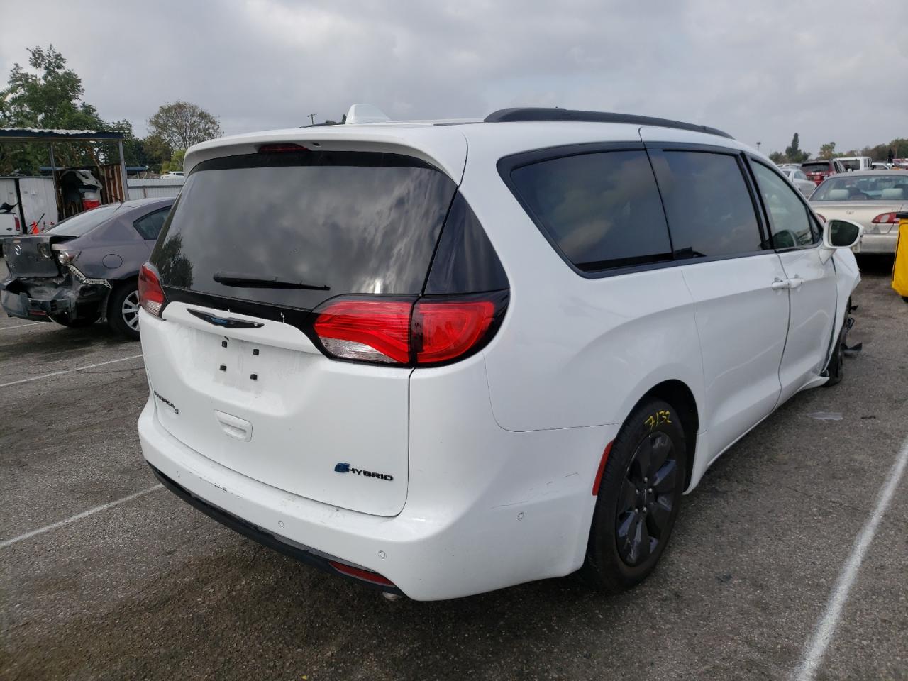 Photo 4 from auction – 2020 CHRYSLER PACIFICA H with VIN 2C4RC1N75LR135172