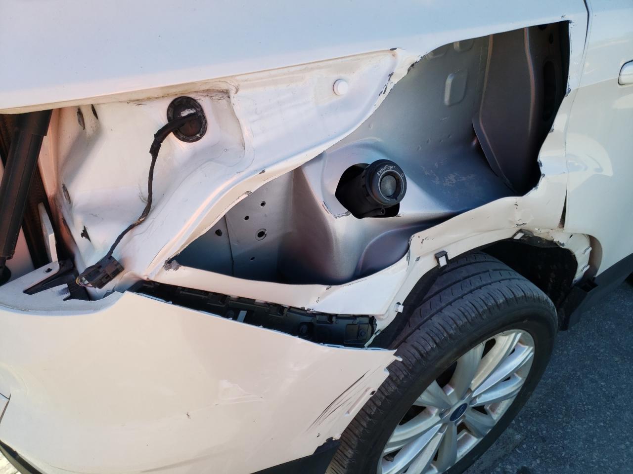 Photo 9 from auction – 2019 FORD ESCAPE SEL with VIN 1FMCU0HD2KUA74620