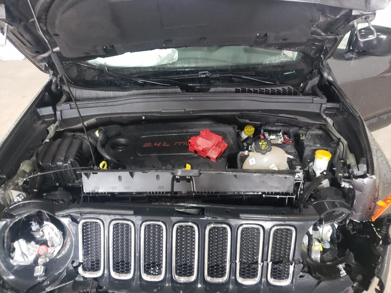 Photo 7 from auction – 2018 JEEP RENEGADE S with VIN ZACCJBAB2JPJ17173