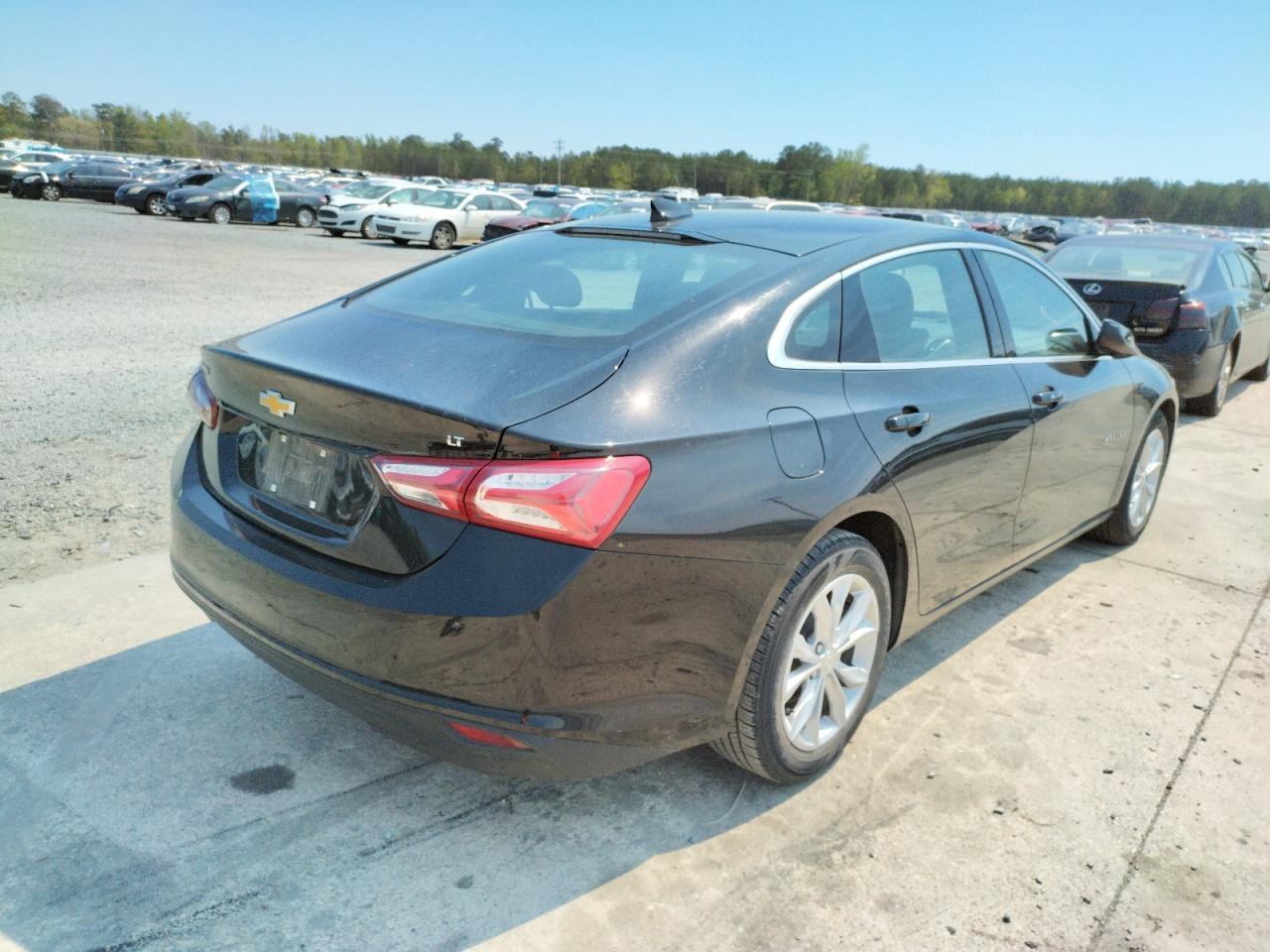 Photo 4 from auction – 2020 CHEVROLET MALIBU LT with VIN 1G1ZD5ST7LF092007