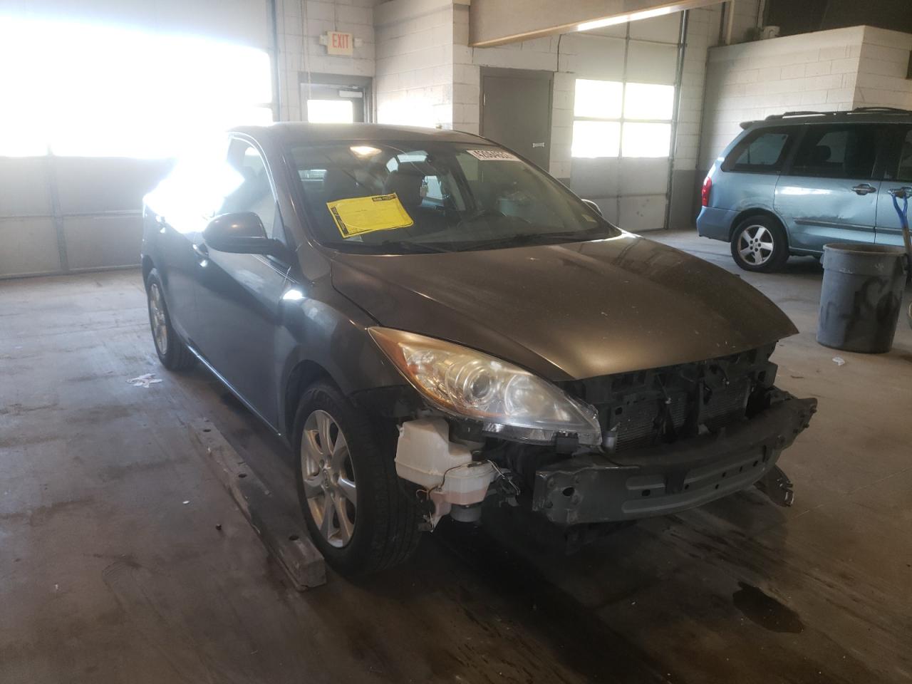 MAZDA 3 I 2011 with VIN JM1BL1VF4B1488580 - Photo from auction