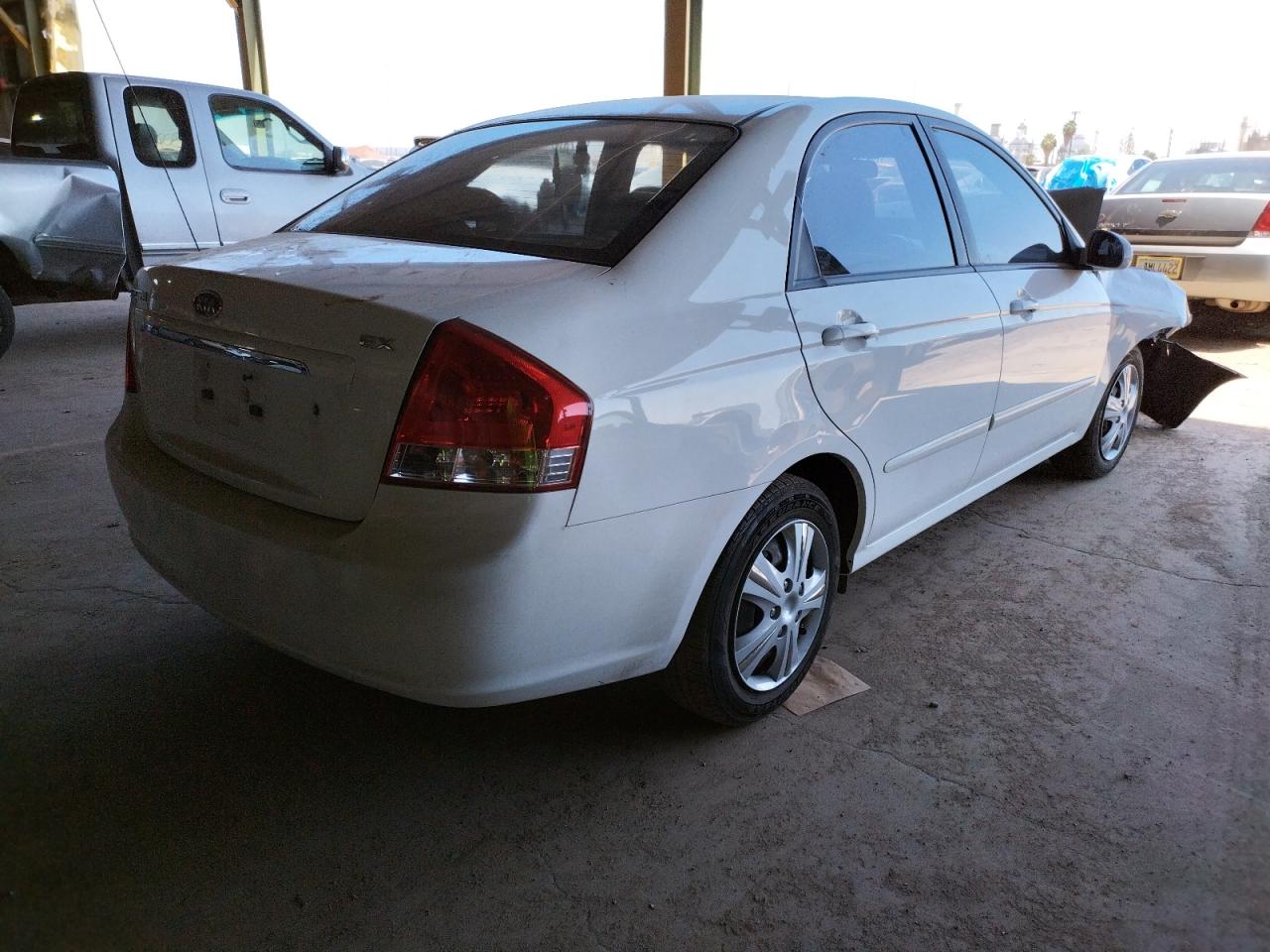 Photo 4 from auction – 2009 KIA SPECTRA EX with VIN KNAFE222X95655009