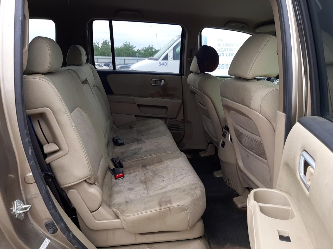 Photo 6 from auction – 2011 HONDA PILOT LX with VIN 5FNYF3H21BB037569