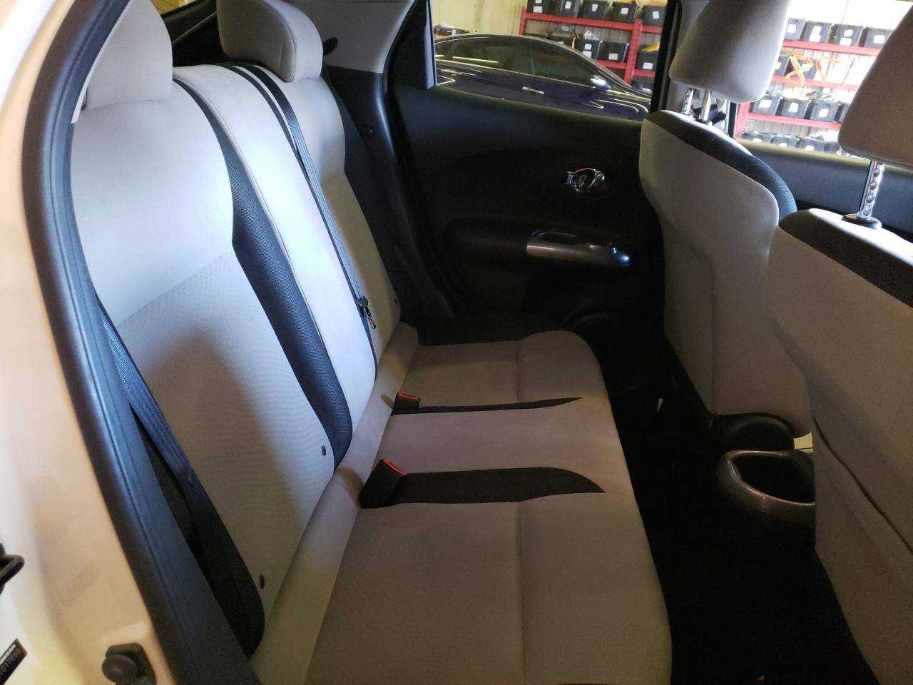 Photo 6 from auction – 2011 NISSAN JUKE S with VIN JN8AF5MV1BT017658