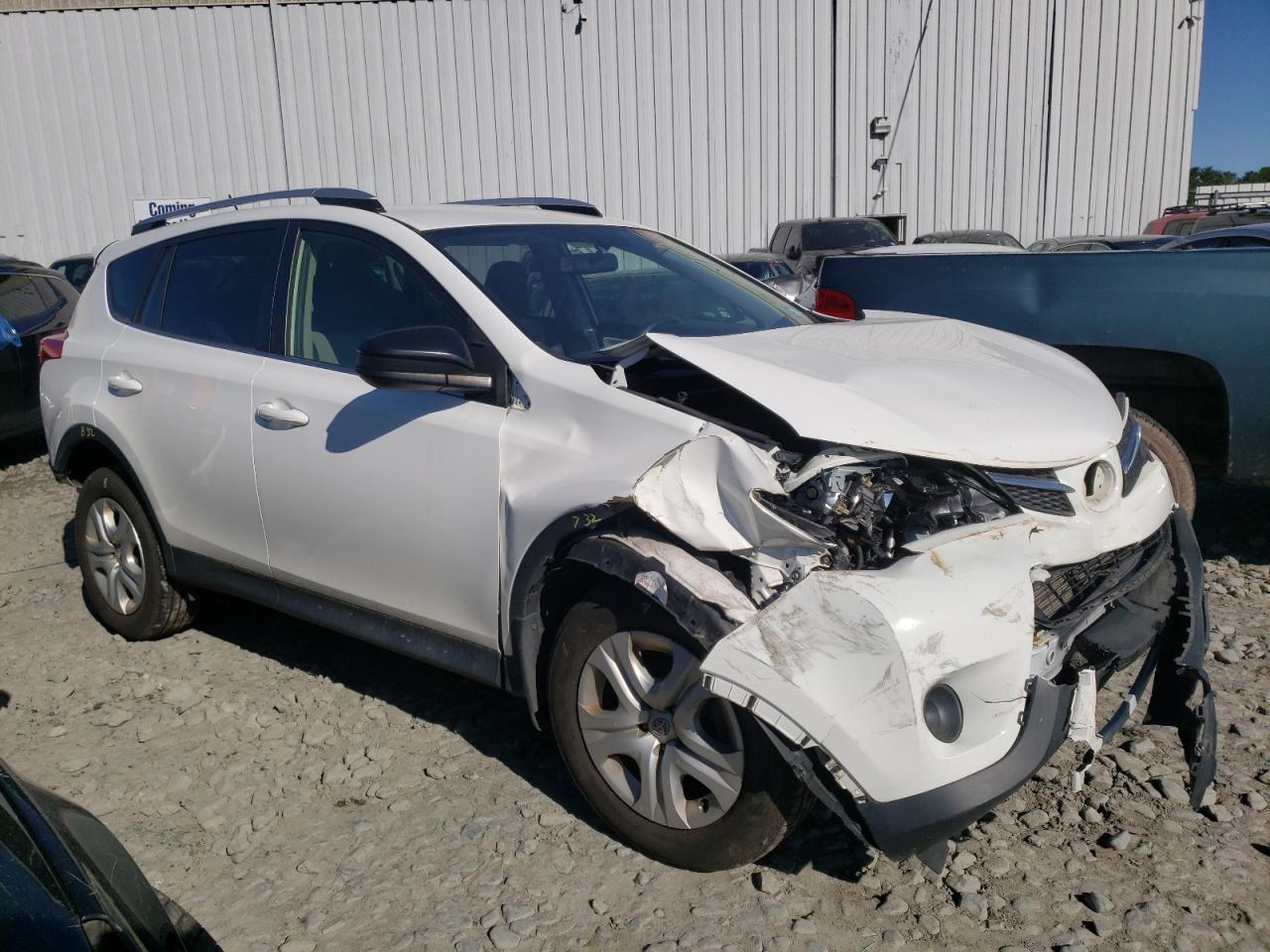 TOYOTA RAV4 LE 2015 with VIN JTMBFREV6FJ042076 - Photo from auction