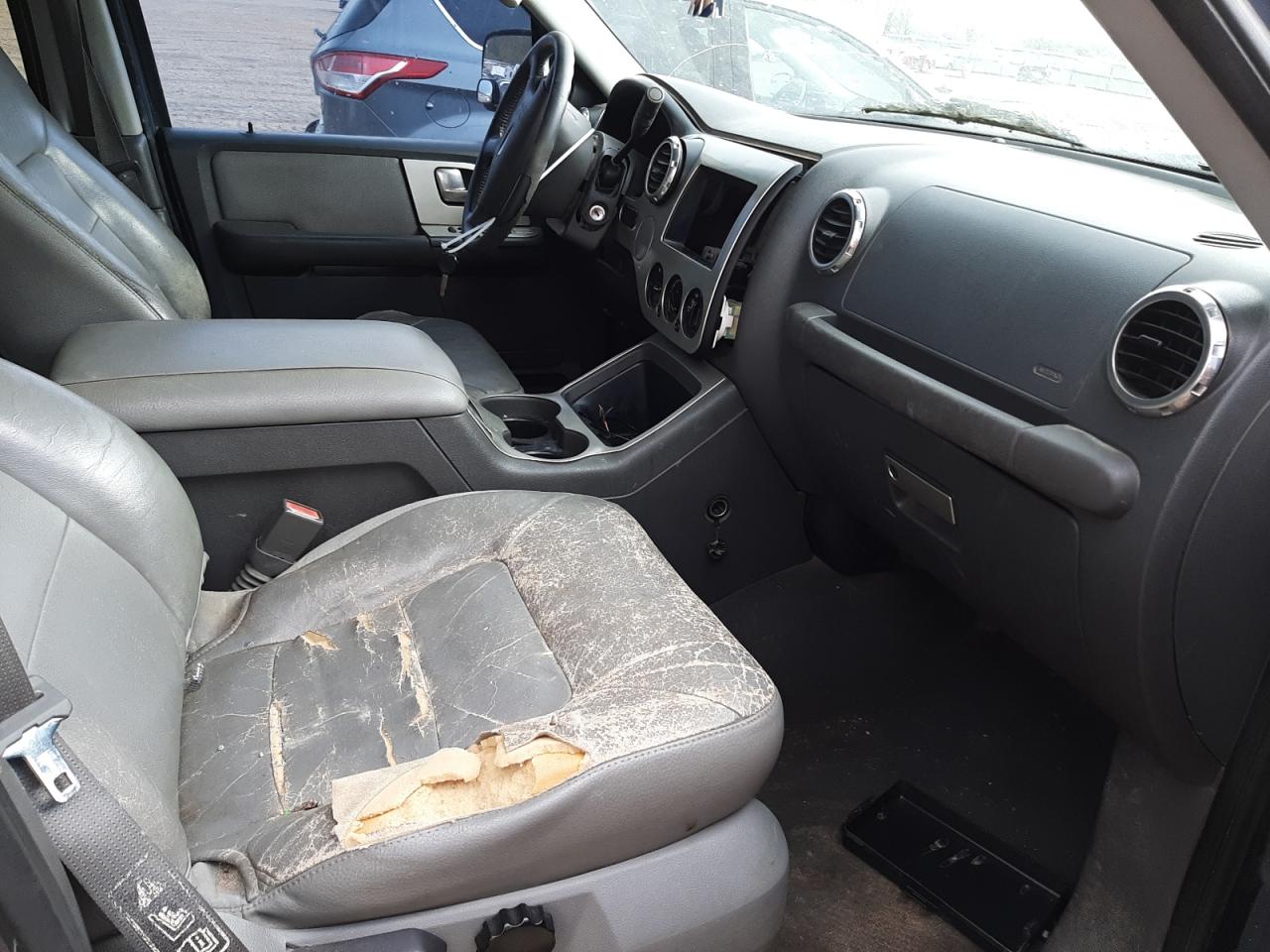 Photo 5 from auction – 2003 FORD EXPEDITION with VIN 1FMRU15LX3LA51489