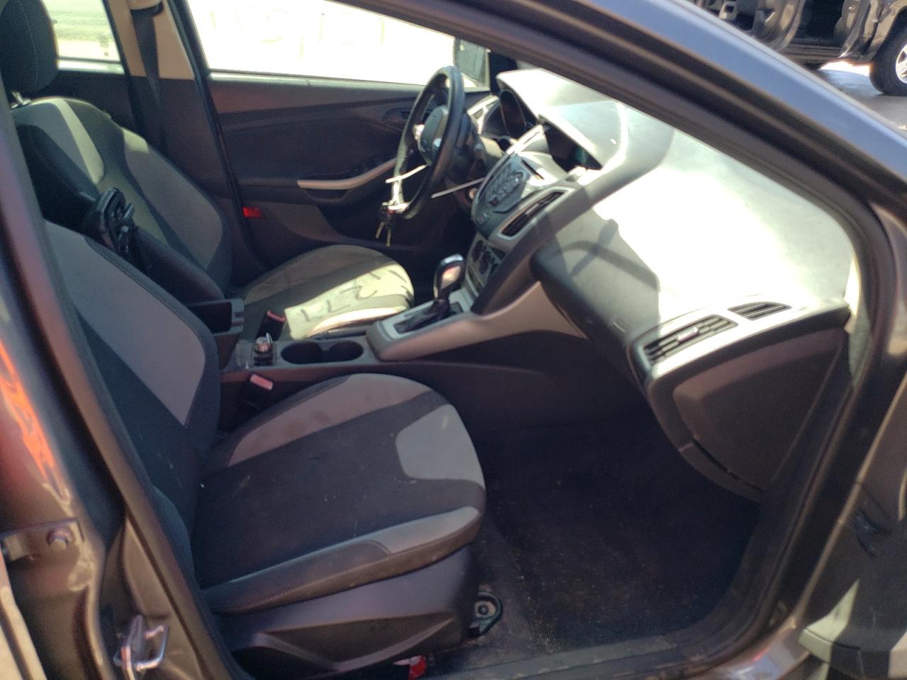 Photo 5 from auction – 2012 FORD FOCUS SE with VIN 1FAHP3F20CL377882