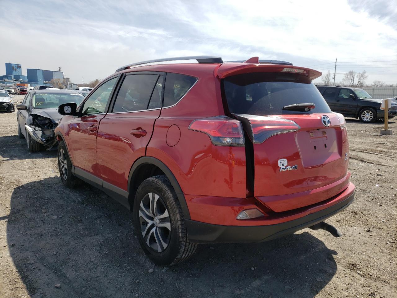 Photo 3 from auction – 2017 TOYOTA RAV4 LE with VIN JTMBFREV1HJ174195